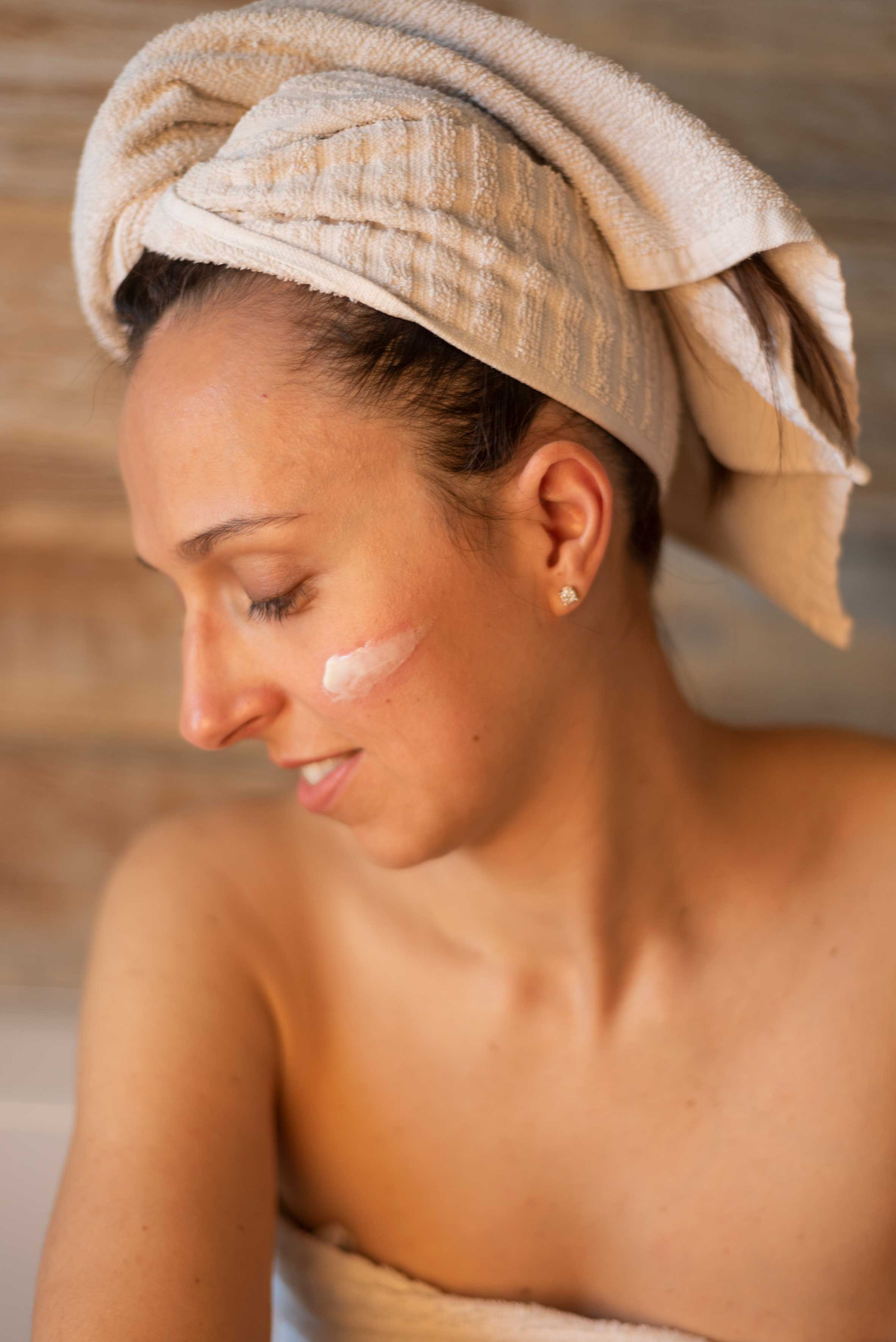 Isabel crema viso applicata